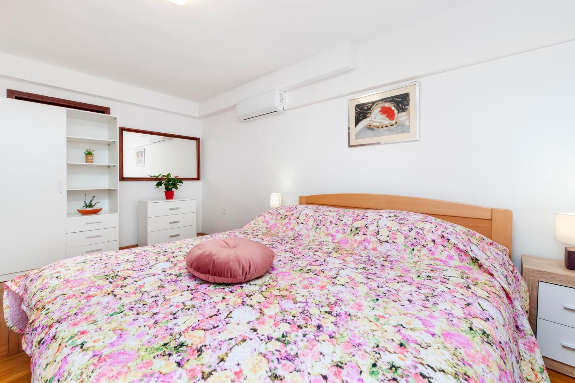 רוביני Apartments And Room Silvana מראה חיצוני תמונה