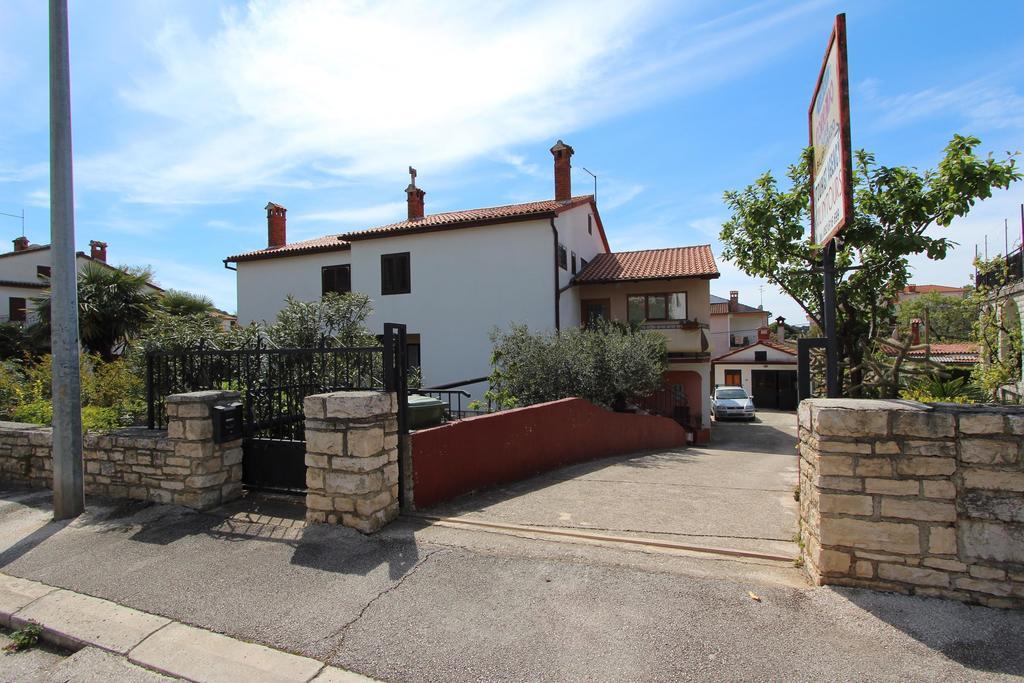 רוביני Apartments And Room Silvana מראה חיצוני תמונה